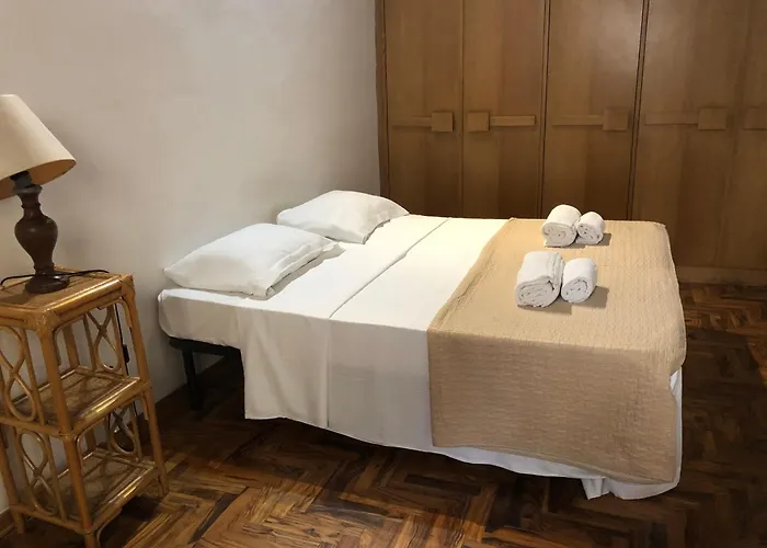 Coach 8 Apartment Florence