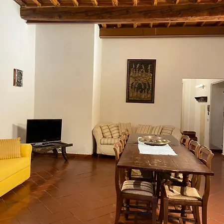 Apartament Coach 8 *